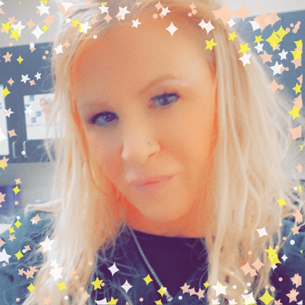 Meet your Posher, Candi